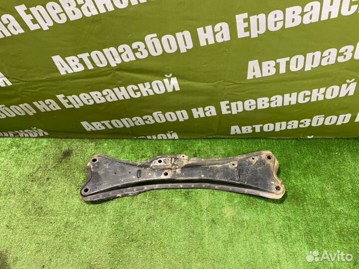 Балка поперечная передняя Toyota Vista SV40 4S-FE