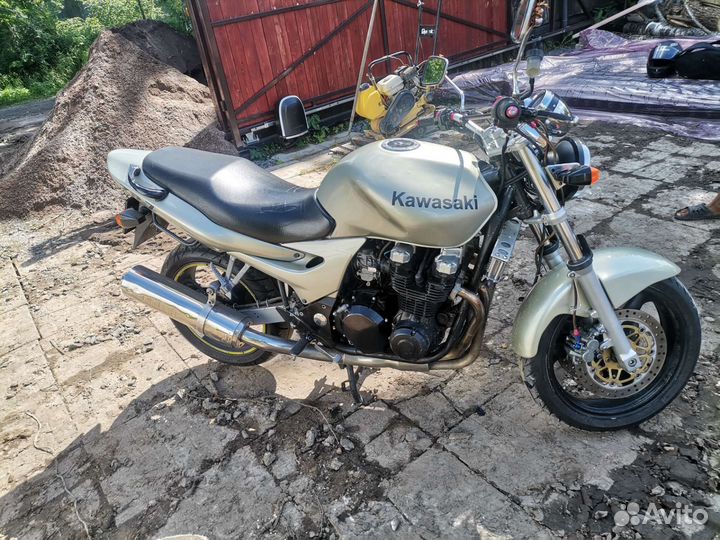 Kawasaki zr7