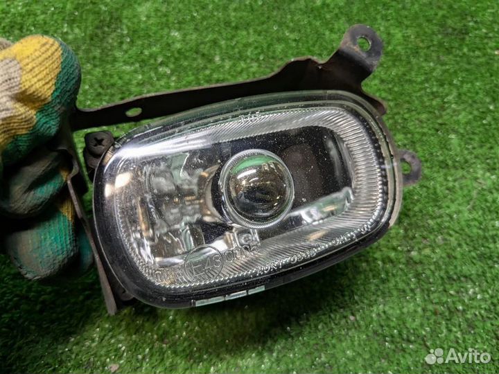 Птф передняя левая Mitsubishi Outlander 1 2004