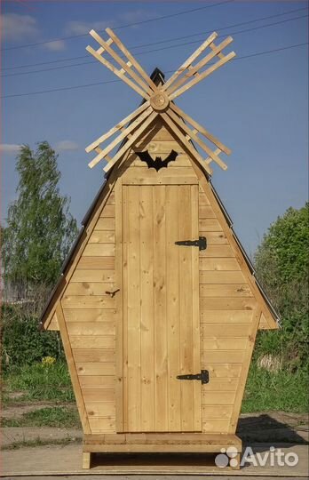 Уличный туалет деревянный