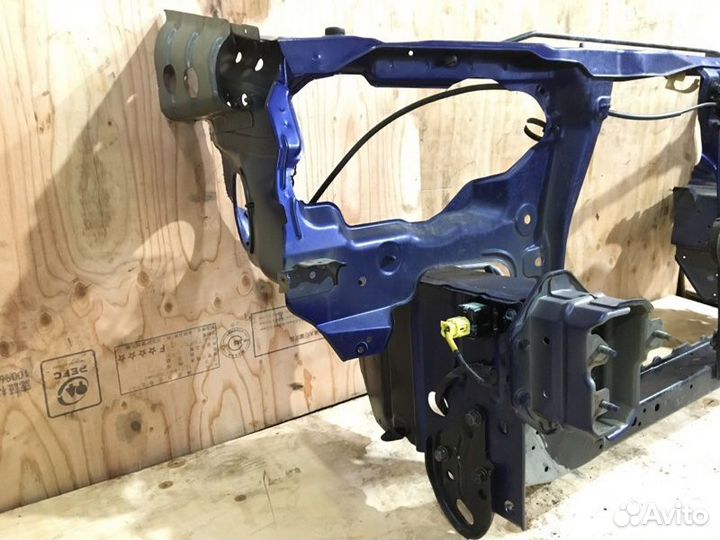 Рамка радиатора Nissan Liberty RM12 QR20DE 2001