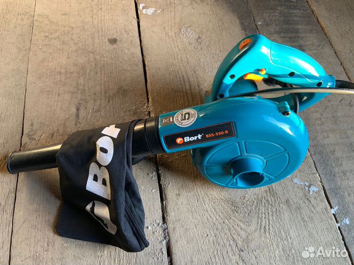 Пылесос-воздуходувка электрическая Bort BSS-550-R