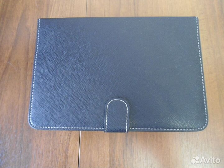 Клавиатура-чехол для планшета