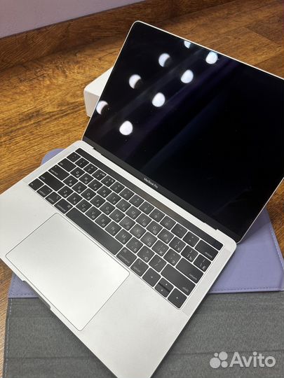 Apple macbook pro 13 2019 touch bar