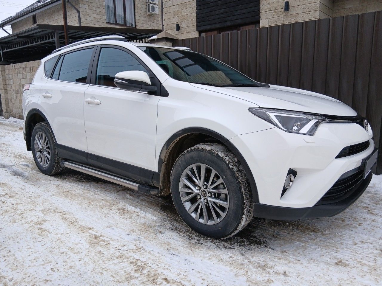 Toyota RAV4: фото владельца