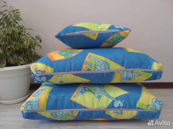 Подушки для дивана в детскую комнату