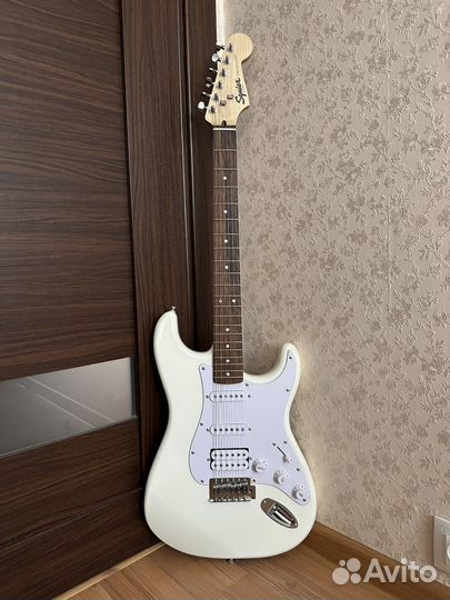 Электрогитара fender squier bullet Stratocaster