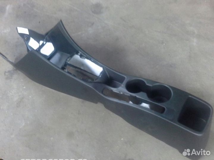 Консоль напольная Hyundai Solaris