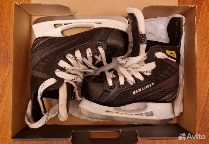 Хоккейные коньки Bauer