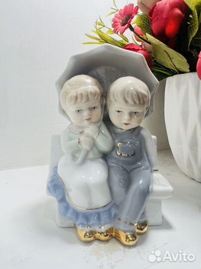 Фарфоровые статуэтка