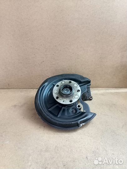 Кулак задний левый Audi A3 8P