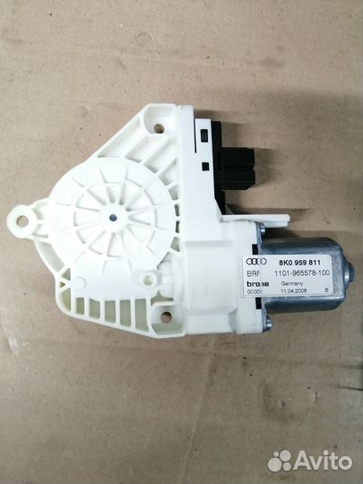 Мотор стеклоподъемника Skoda Yeti