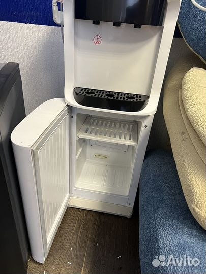 Кулер с холодильником vatten v45wkb