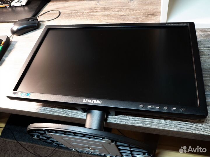 LCD Монитор Samsung S19B220B