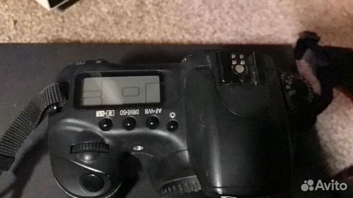 Canon EOS DigitalRebel XT EOS и Canon EOS DS126061