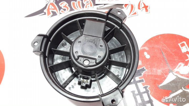 Вентилятор печки Toyota Voxy ZRR75G 3ZR-FE