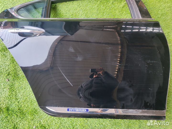 Дверь боковая задняя правая Lexus Ls600Hl UVF46