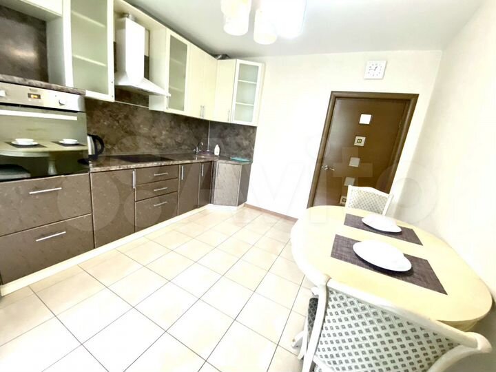 1-к. квартира, 52 м², 1/14 эт.