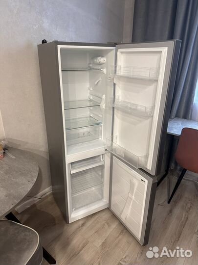 Холодильник новый