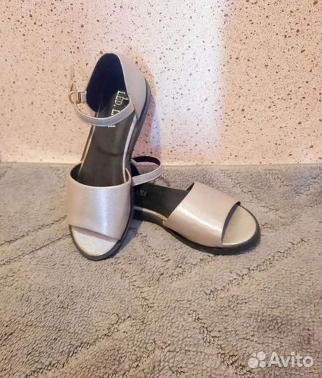 Босоножки женские 37 размер