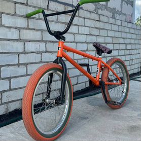 Трюковой велосипед BMX