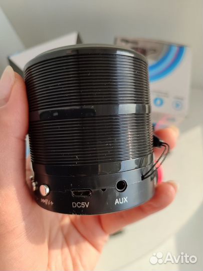 Колонка портативная с кабелем батарея на 400 мАч