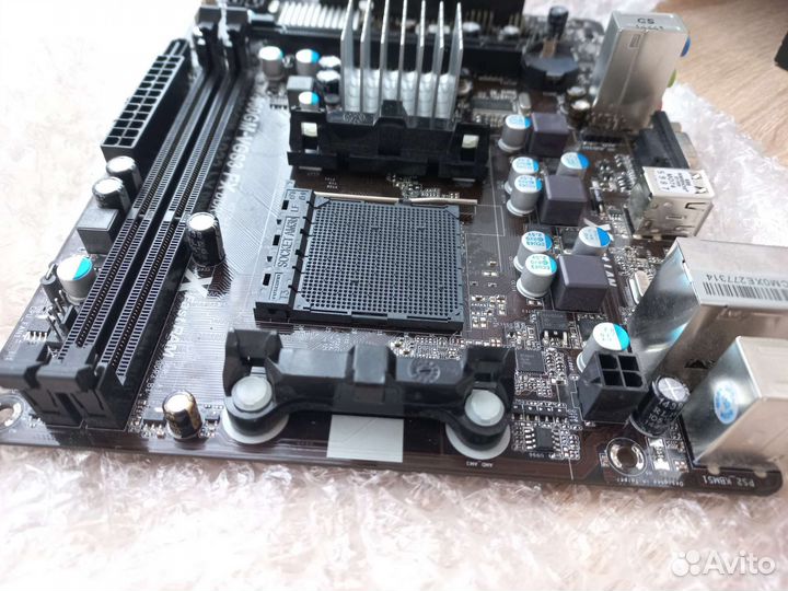 Новая 960GM-VGS3 FX DDR3 1866