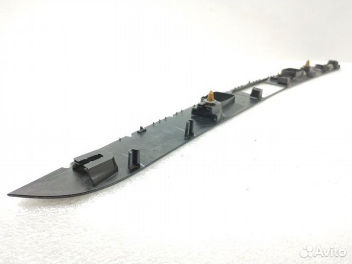 Накладка крышки багажника Mercedes-Benz S-Class