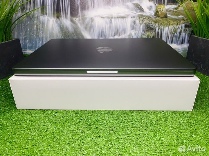 Macbook Pro 14 2022 m1 16/1Tb Идеальный