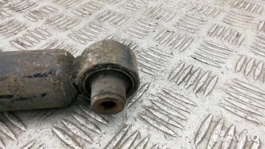 Амортизатор задней балки toyota avensis T27 (92B12