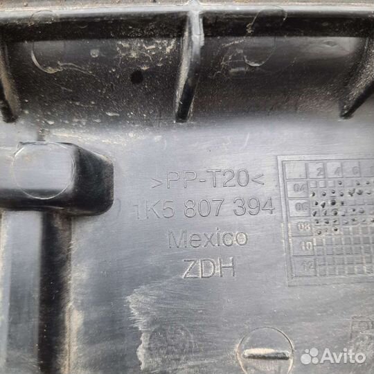 Кронштейн бампера задний правый Volkswagen Jetta 5