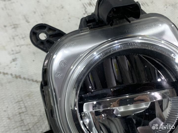 Противотуманная фара правая BMW X2 F39