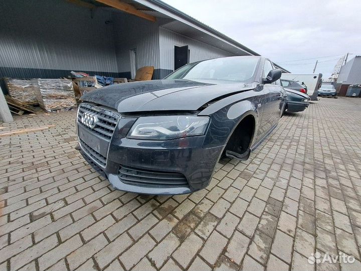 Петля капота левая Audi A4