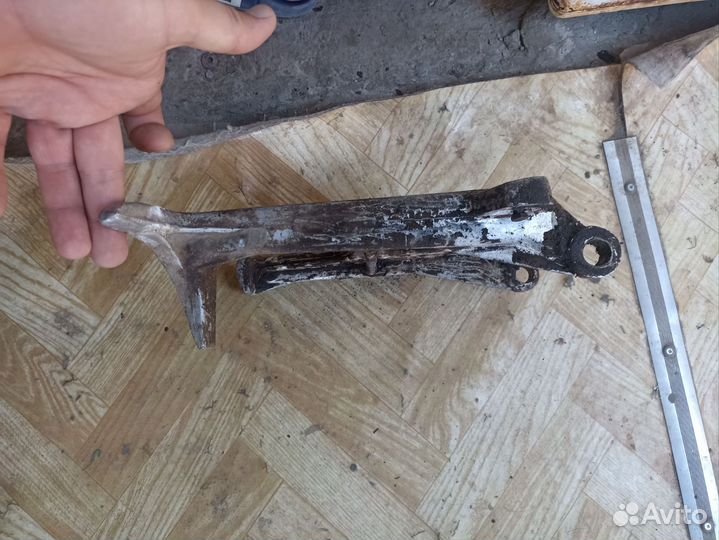 Центральная подножка Ява 350 оригинал