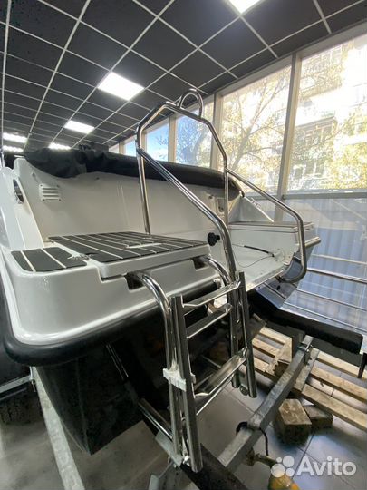 Катер Phoenix 510BR