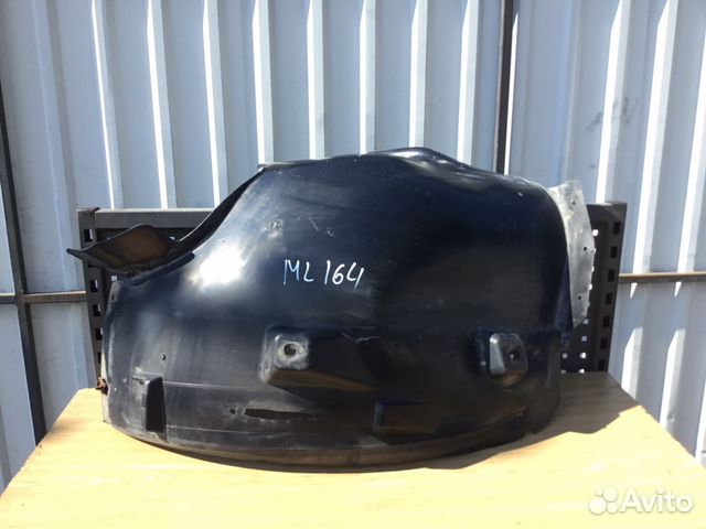 Подкрылок Mercedes ML164