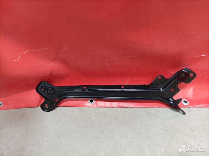 Кронштейн панели передней Skoda Superb 3 2015