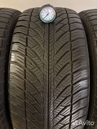 Goodyear UltraGrip 8 245/45 R18 100V