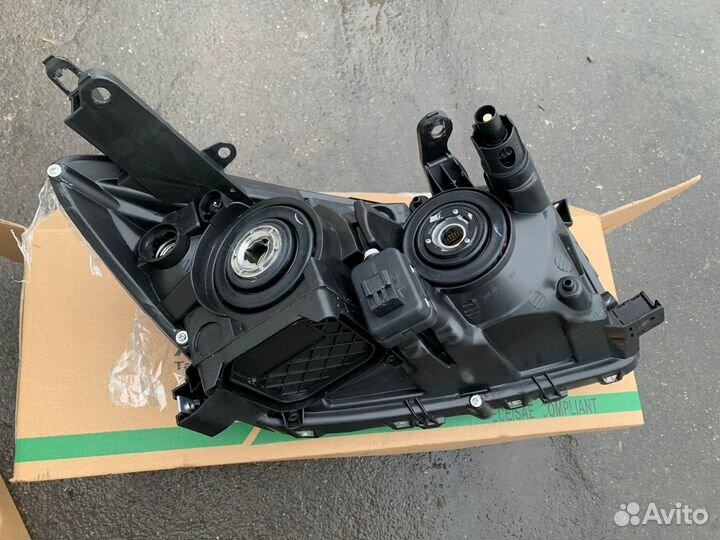 Фара левая Rav-4, Rav 4 (с 2008 года)