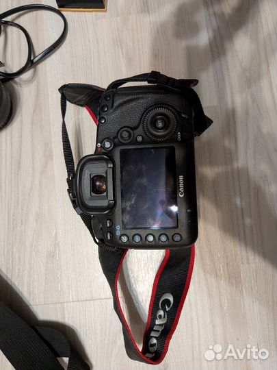 Фотоаппарат canon 5D mark iii