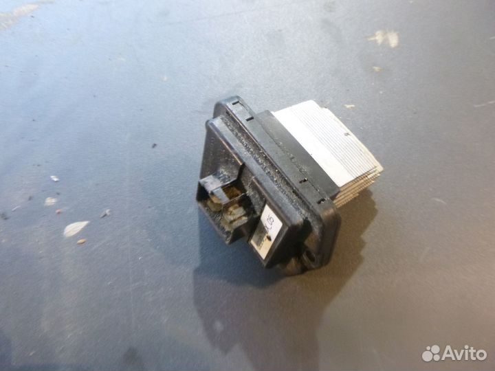 Резистор отопителя Kia K5 97235-D4000