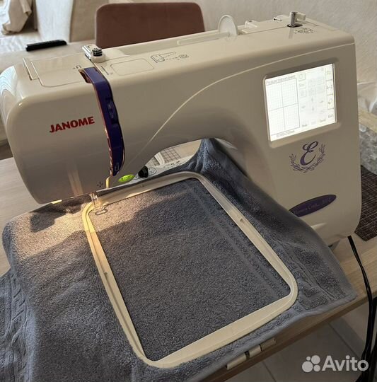 Вышивальная машина Janome memory craft 300E