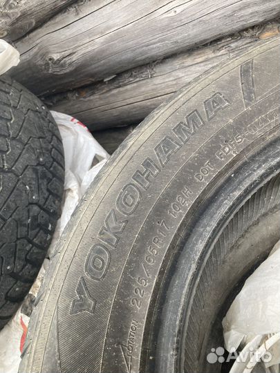 Yokohama BluEarth AE01B 9/65 R17