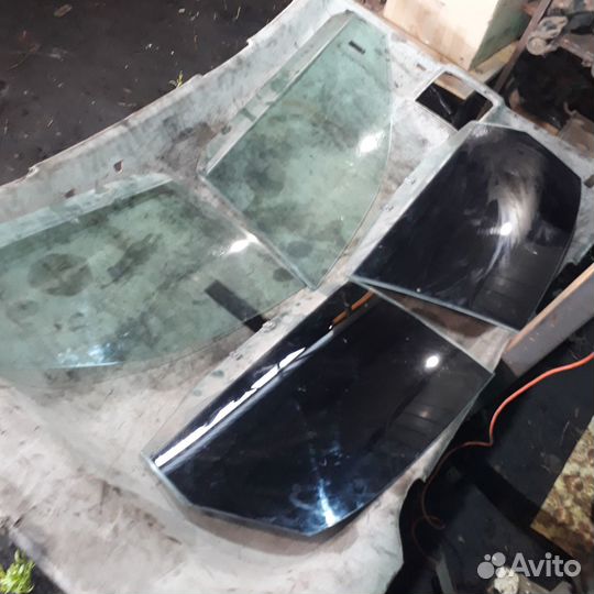 Стекло боковой двери Ауди А4Б5