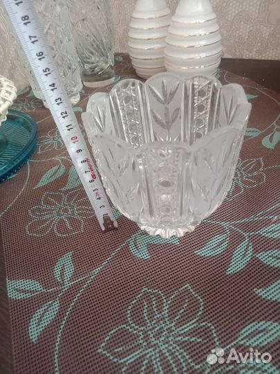 Вазы, фарфор, хрусталь, молочное стекло