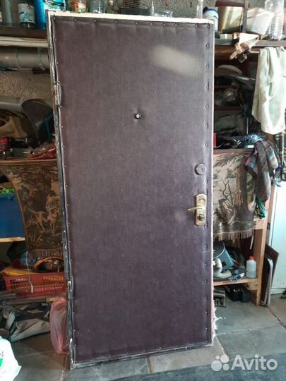 Дверь входная металлическая