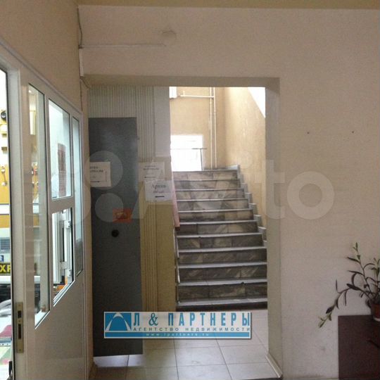 Продам офисное здание на Артинской,1.235м2,метро