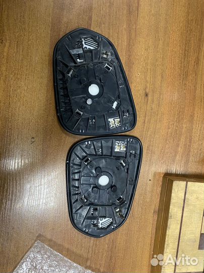 Зеркальный элемент на lexus