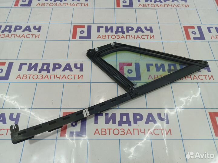 Стекло двери передней правой форточка Citroen C4 I