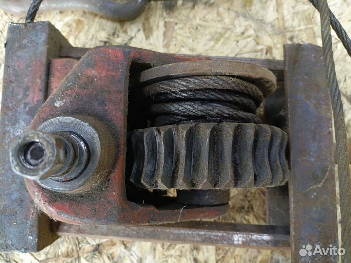 Механическая лебедка таль